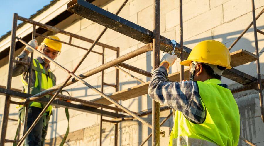 Professional gutter cleaning in Alto, MI